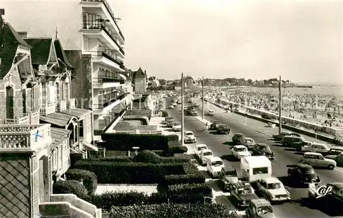 AK / Ansichtskarte Pornichet La plage et Boulevard des Oceanides Pornichet