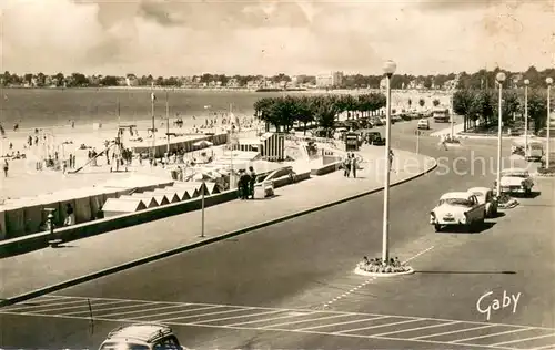 AK / Ansichtskarte La_Baule_sur_Mer Esplanade du casino et la plage La_Baule_sur_Mer