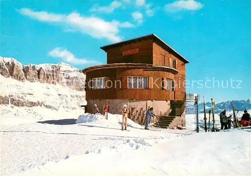AK / Ansichtskarte Canazei Rifugio Berghuette Sass Becce Skigebiet Belvedere Canazei