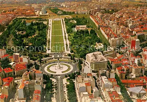 AK / Ansichtskarte Lisboa Parque Eduardo VII e Avenue de Liberdade Vue aerienne Lisboa