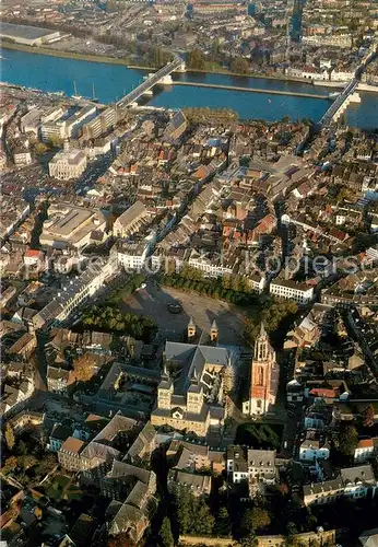 AK / Ansichtskarte Maastricht St Servaasbasiliek en St Janskerk Fliegeraufnahme Maastricht