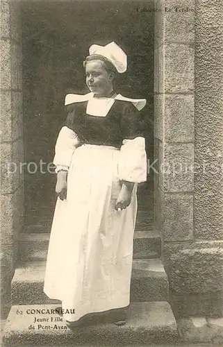Concarneau_Finistere Jeune Fille de Pont Aven Concarneau_Finistere