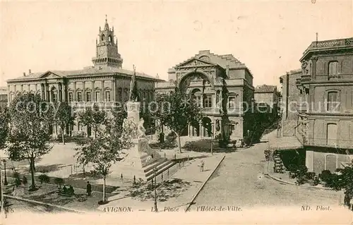 Avignon_Vaucluse Le Place de lHotel de Ville Avignon Vaucluse