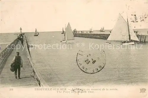 Trouville sur Mer Les Jetees au moment de la maree Trouville sur Mer