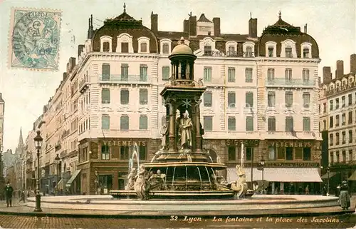 Lyon_France La fontaine et la place des Jacobins Lyon France