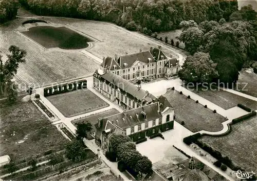 AK / Ansichtskarte Guermantes Vue aerienne du chateau Monument historique XVIIe siecle Guermantes