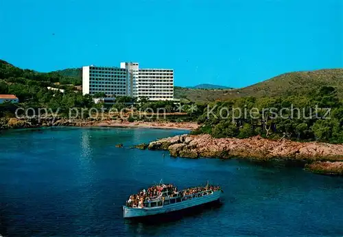 AK / Ansichtskarte Cala_Ratjada_Mallorca Hotel Carolina Fahrgastschiff Bucht Fliegeraufnahme Cala_Ratjada_Mallorca