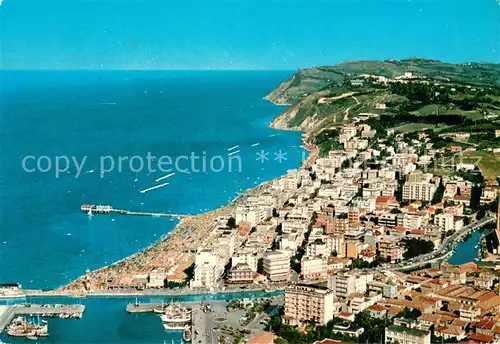 AK / Ansichtskarte Gabicce_Mare Fliegeraufnahme mit Strand Gabicce Mare