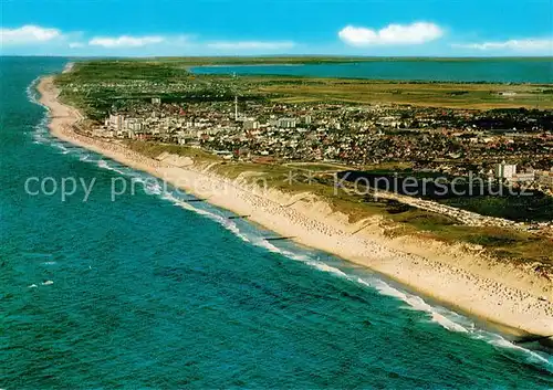 AK / Ansichtskarte Westerland_Sylt Fliegeraufnahme mit Strand Westerland_Sylt