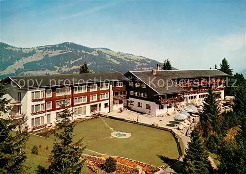 AK / Ansichtskarte Sonthofen_Oberallgaeu Kur  und Sporthotel Allgaeuer Berghof mit Alpe Eck Allgaeuer Alpen Sonthofen Oberallgaeu