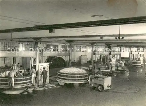 AK / Ansichtskarte Epernay_51 Centre de Pressurage Moet & Chandon Maison fondee en 1743 