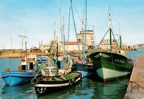 AK / Ansichtskarte Les_Sables d_Olonne Thoniers au repos dans le Port Les_Sables d_Olonne