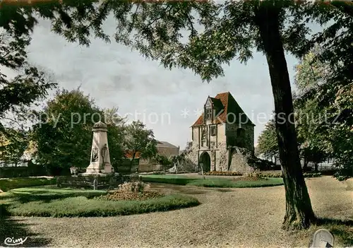 AK / Ansichtskarte Auxonne Monument aux Morts et Porte Comte sa square Louis Baumont Auxonne