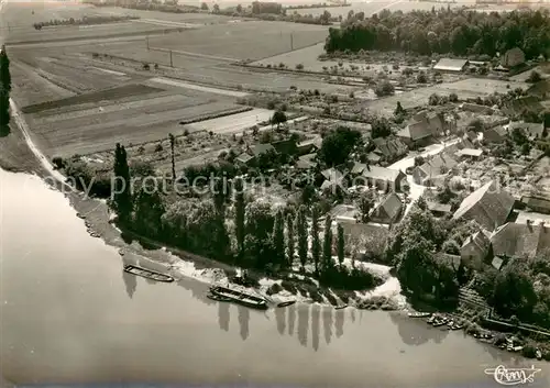 AK / Ansichtskarte Pouilly sur Saone Les bords de la Saone Vue aerienne Pouilly sur Saone