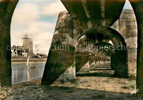 AK / Ansichtskarte Les_Sables d_Olonne Les arcades et la tour d Arundel Les_Sables d_Olonne