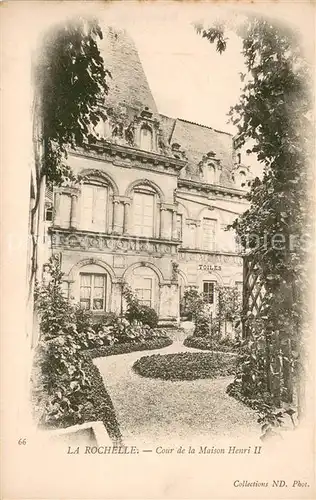 AK / Ansichtskarte La_Rochelle_Charente Maritime Cour de la Maison Henri II La_Rochelle