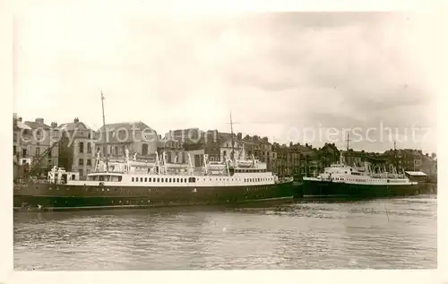 AK / Ansichtskarte Dieppe_76 Les deux paquebots Arromanches et londres a quai 