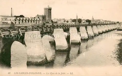 AK / Ansichtskarte Les_Sables d_Olonne Les Piles de la Jetee Les_Sables d_Olonne