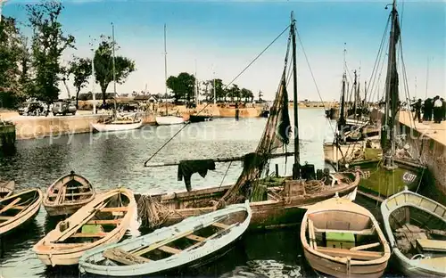 AK / Ansichtskarte Riva Bella Le Port Riva Bella