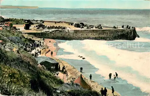 AK / Ansichtskarte Trouville Deauville Effets de vagues a lesplanade des Roches noires Trouville Deauville