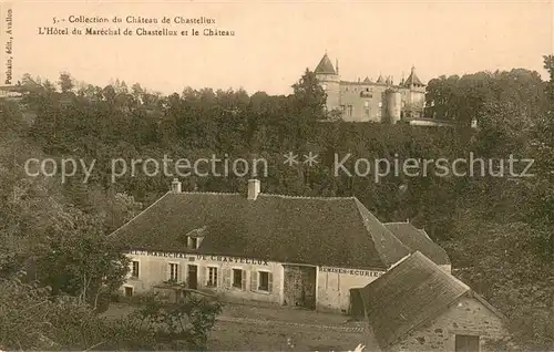 AK / Ansichtskarte Chastellux sur Cure Hotel du Marechal de Chastellux et le Chateau Chastellux sur Cure