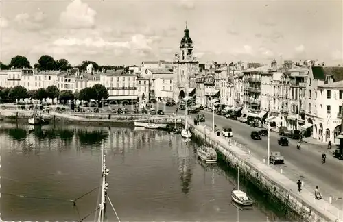 AK / Ansichtskarte La_Rochelle_Charente Maritime Le Port et la Tour de la Grosse Horloge La_Rochelle