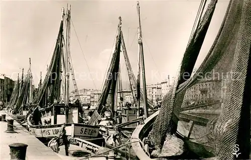 AK / Ansichtskarte Sete_Cette Bateaux de peche a quai 
