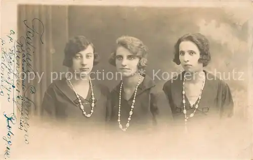AK / Ansichtskarte Kolomyja_Kolomea_Ukraine Junge Frauen Gruppenbild 