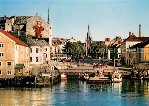 AK / Ansichtskarte Trondheim Fra Ravnkloa mot Nidarosdomen Fischmarkt Kathedrale Trondheim