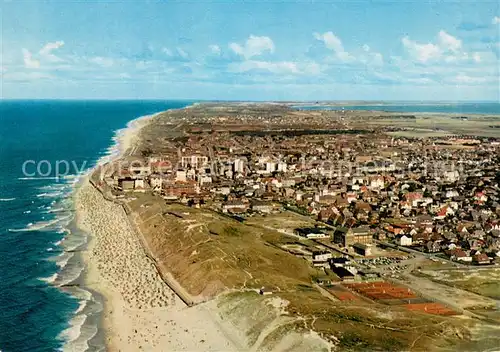 AK / Ansichtskarte Westerland_Sylt Fliegeraufnahme mit Strand Westerland_Sylt