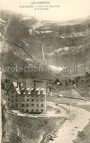 AK / Ansichtskarte Gavarnie_Hautes Pyrenees Hotel du Vignemale et la cascade Gavarnie Hautes Pyrenees