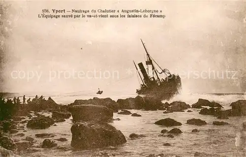 AK / Ansichtskarte Yport Naufrage du Chalutier Augustin Leborgne LEquipage sauve par le va et vient sous les falaises du Fecamp Yport