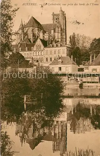 AK / Ansichtskarte Auxerre La Cathedrale vue prise des bords de l Yonne Auxerre