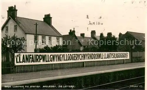 AK / Ansichtskarte Anglesey_East_Staffordshire Llanfair PG Station 