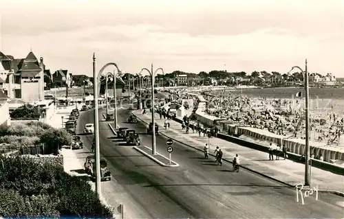 AK / Ansichtskarte Pornichet Le Remblai et la Plage Pornichet