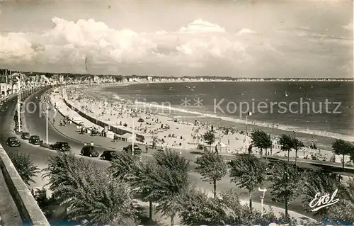 AK / Ansichtskarte La_Baule_sur_Mer Plage et Remblai vus du Casino La_Baule_sur_Mer