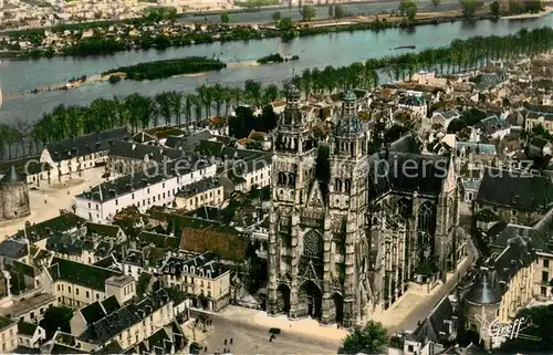 AK / Ansichtskarte Tours_Indre et Loire Fliegeraufnahme Cathedrale et Loire Tours Indre et Loire