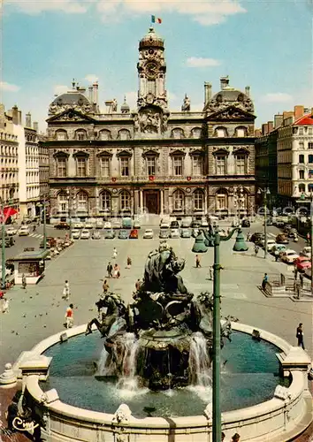 AK / Ansichtskarte Lyon_France Place des Terreaux Hotel de Ville Fontaine Bartholdi Lyon France