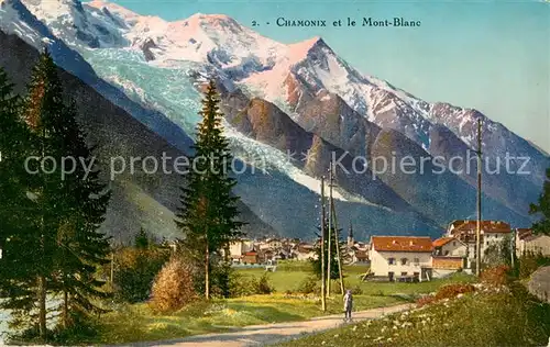 AK / Ansichtskarte Chamonix La ville et le Mont Blanc Chamonix