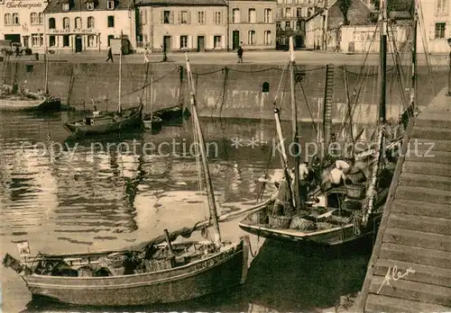 AK / Ansichtskarte Cherbourg Barques dans l Avant Port 