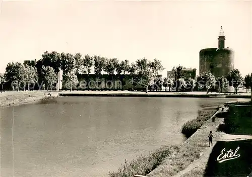 AK / Ansichtskarte Aigues Mortes_Gard Tour de Constance et le bassin Aigues Mortes Gard