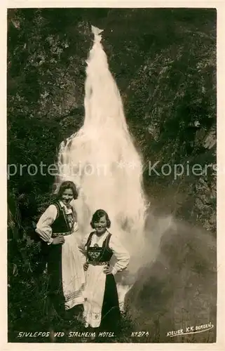 AK / Ansichtskarte Stalheim_Norwegen Sivlefos Wasserfall Trachten Stempel Marine Schiffspost Stalheim Norwegen