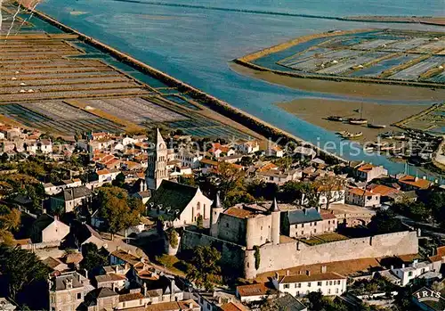 AK / Ansichtskarte Noirmoutier en l_Ile Chateau Eglise et les marais salants Noirmoutier en l_Ile