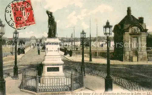 AK / Ansichtskarte Orleans_Loiret Statue de Jeanne d Arc et perspective du pont sur la Loire Orleans_Loiret