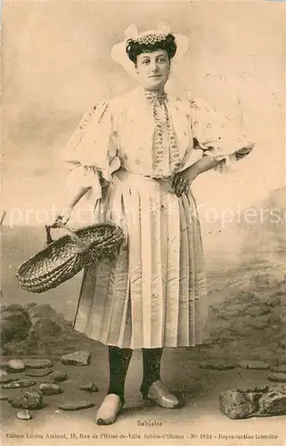 AK / Ansichtskarte Les_Sables d_Olonne Costumes d une Sablaise Les_Sables d_Olonne