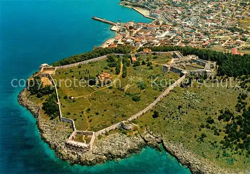 AK / Ansichtskarte Pylos_Pilos_Greece Fliegeraufnahme mit Stadt und Burg 