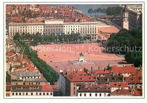 AK / Ansichtskarte Lyon_France Place Bellecour Statue de Louis XIV par F. Lemot vue aerienne Lyon France