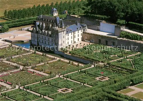 AK / Ansichtskarte Villandry Le chateau les jardins de buis Vue aerienne Villandry