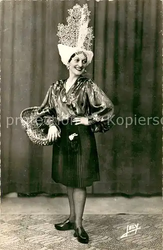 AK / Ansichtskarte Les_Sables d_Olonne Sablaise en Costume Les_Sables d_Olonne