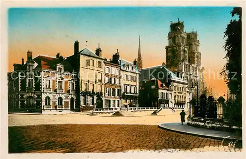 AK / Ansichtskarte Orleans_Loiret Place de lEtape et la Cathedrale Orleans_Loiret
